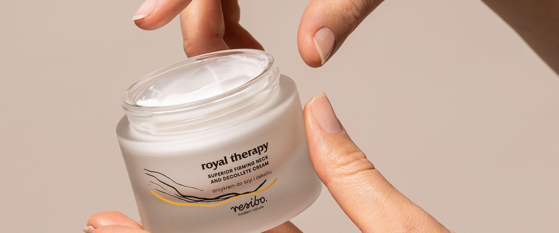 Love Cosmetics Awards 2023 - Premium Class - Resibo Royal Therapy arcykrem do szyi i dekoltu